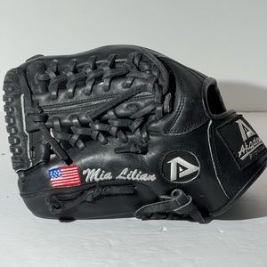 Akadema ASD 111 glove precision series 11. 5 inch left hand throw